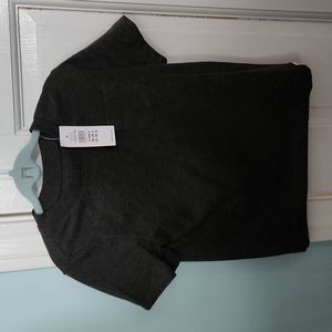 NWT Gray t-shirt Size 3